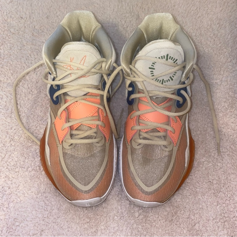 2022 Kyrie Infinity Basketball Sneakers